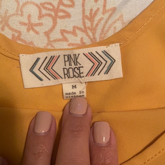 Women’s blouse bundle - Picture 5 of 9